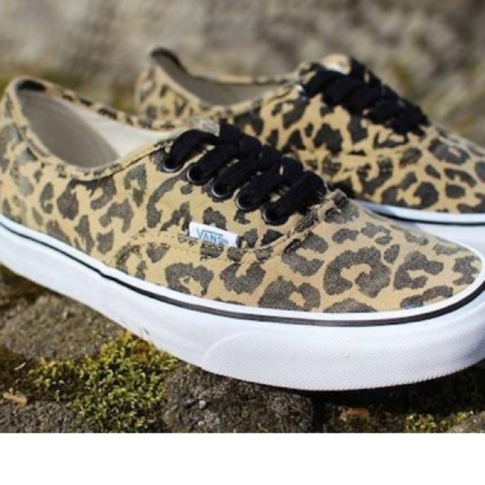 Vans Authentic Van Doren Leopard Print Sneaker